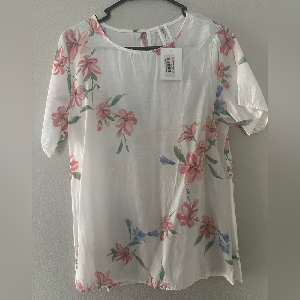 ACTING PRO SIZE MEDIUM M FLORAL BLOUSE NWT SHORT SLEEVES